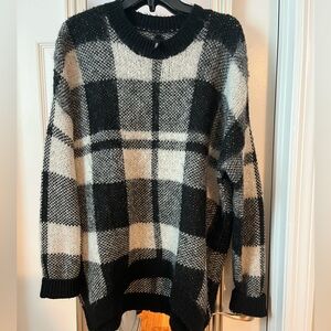 Elan Black & White Plaid Knit Sweater
